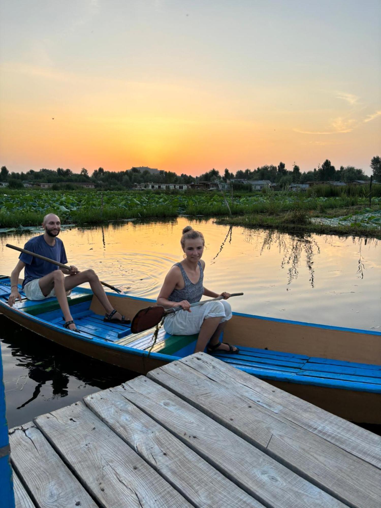 Houseboat Young Wild Rose Srinagar  Ngoại thất bức ảnh